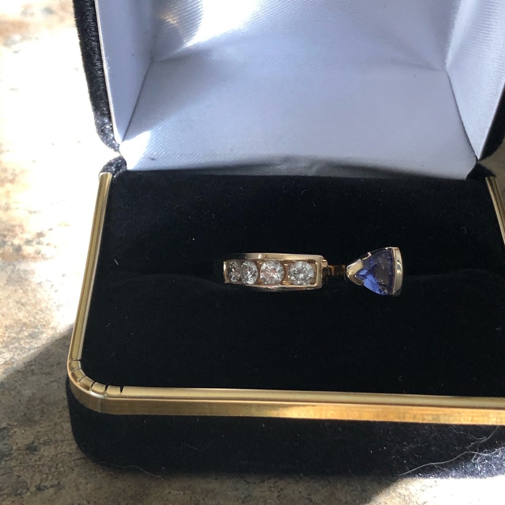 Trillion Cut Tanzanite & four diamonds 14C YG